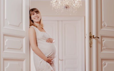 Babybauch- und Neugeborenen-Homeshooting